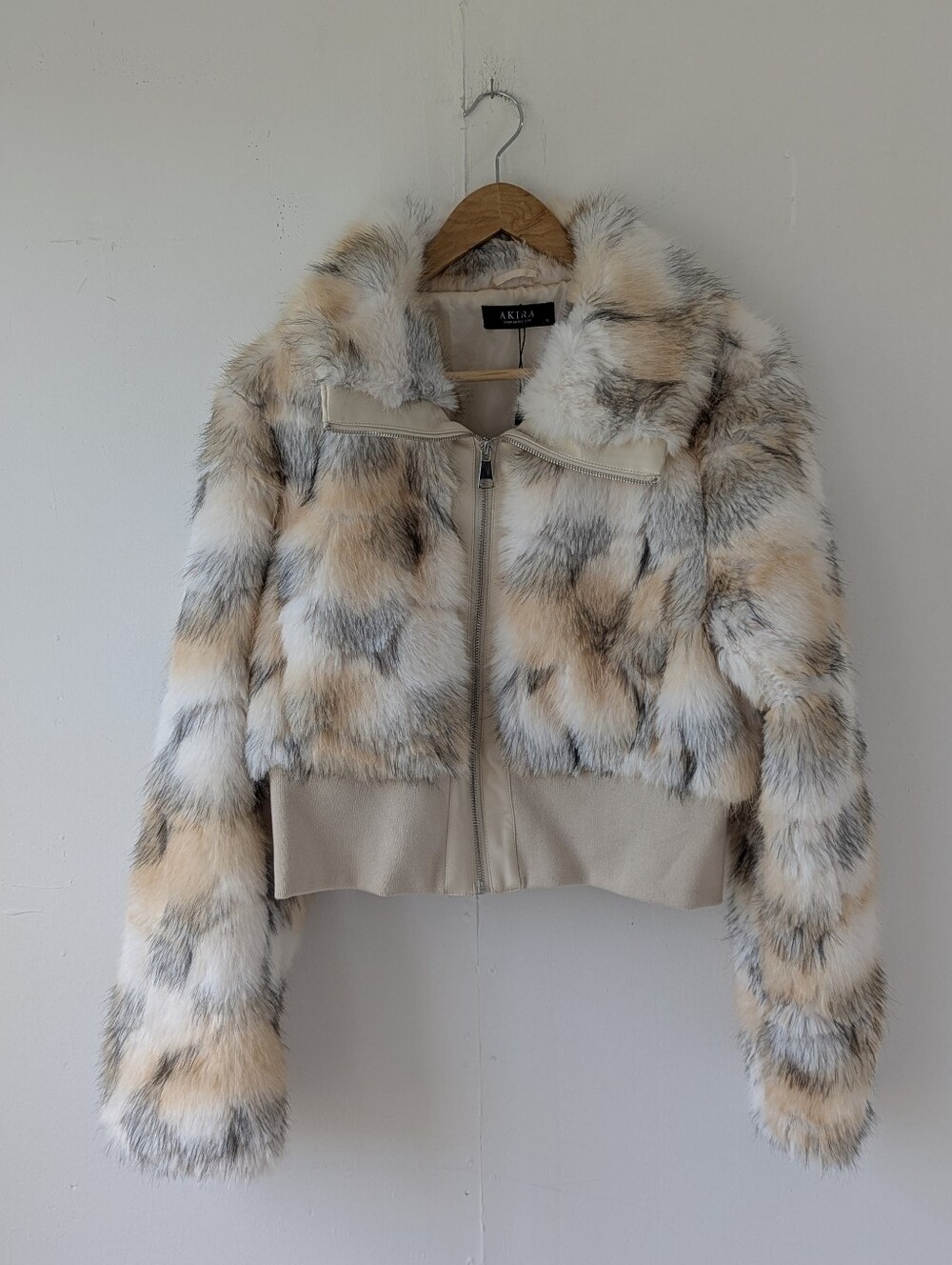 AKIRA Multicolor Faux Fur Cropped Bomber Jacket - Cream, Beige & Gray Size XL